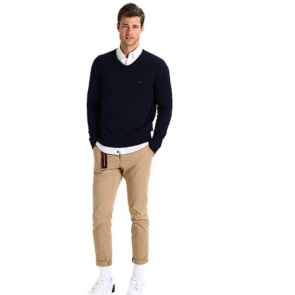 Tommy Hilfiger Black Signature Logo Solid V-Neck Sweater, Men’s Size Medium. - Picture 3 of 16